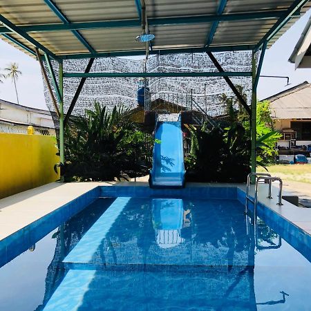 Homestay Tok Abah Dalam Rhu Pasir Puteh Exterior photo
