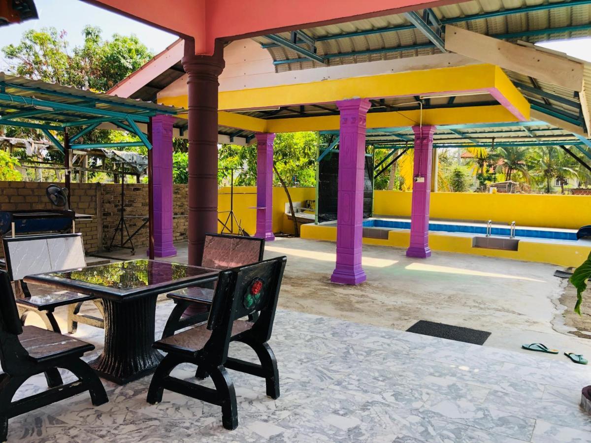 Homestay Tok Abah Dalam Rhu Pasir Puteh Exterior photo