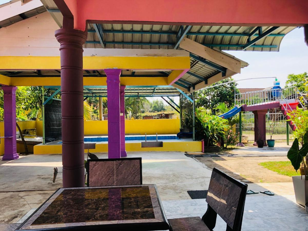 Homestay Tok Abah Dalam Rhu Pasir Puteh Exterior photo