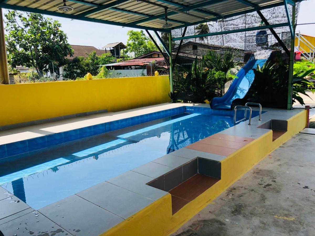 Homestay Tok Abah Dalam Rhu Pasir Puteh Exterior photo