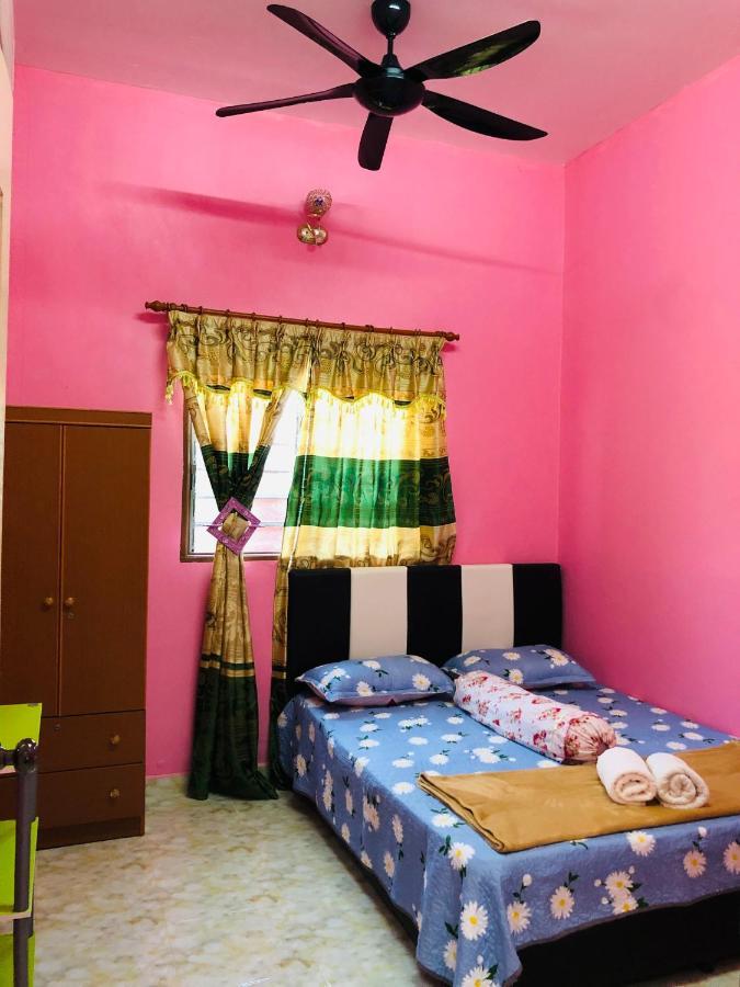 Homestay Tok Abah Dalam Rhu Pasir Puteh Exterior photo