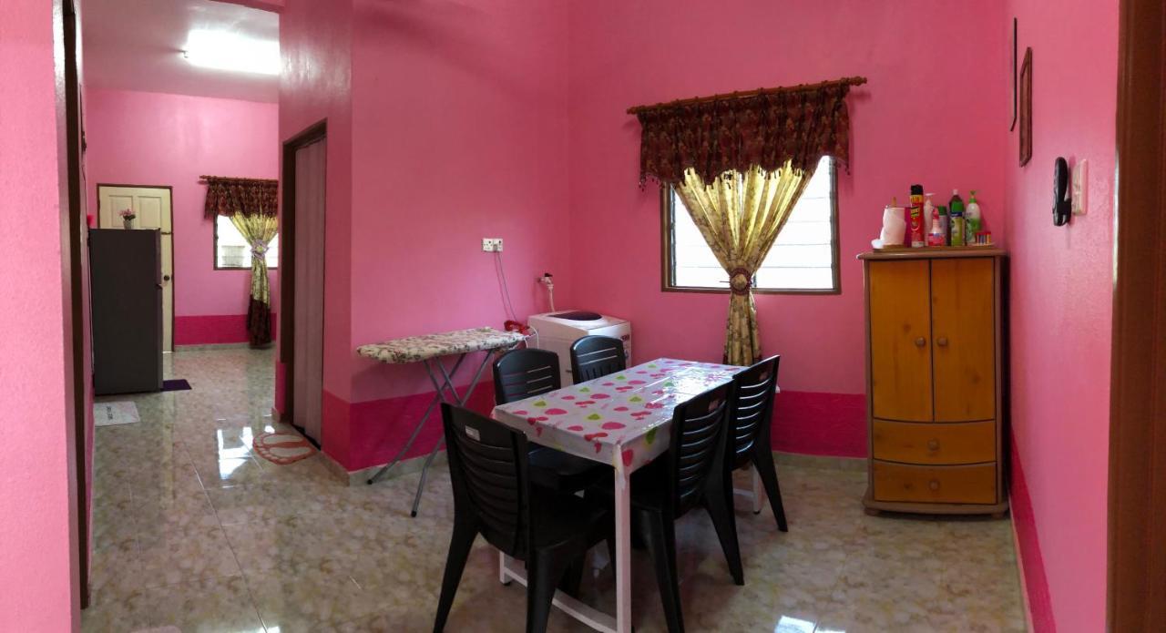 Homestay Tok Abah Dalam Rhu Pasir Puteh Exterior photo