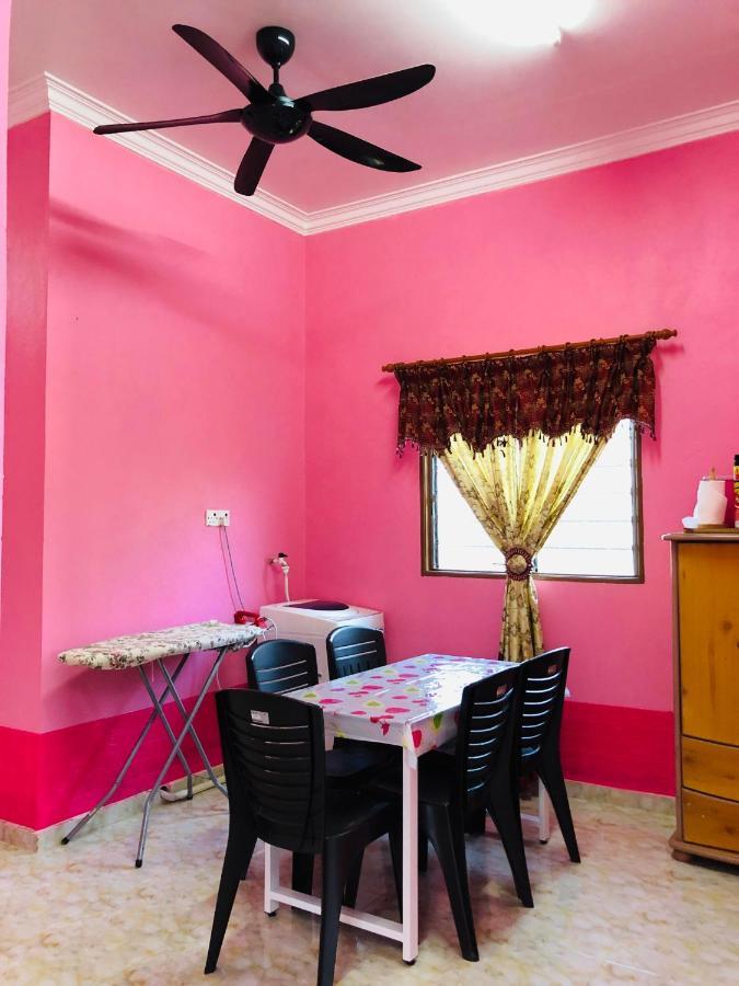 Homestay Tok Abah Dalam Rhu Pasir Puteh Exterior photo